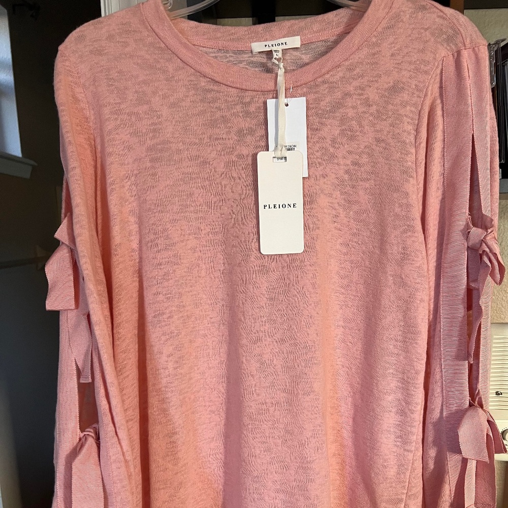 Pleione Ribbon Tie Sleeve Blouse